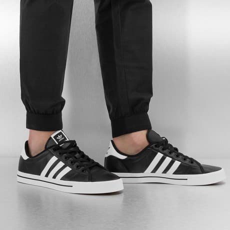 Adidas Tennarit Musta