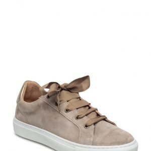 Cream Puk Sneakers