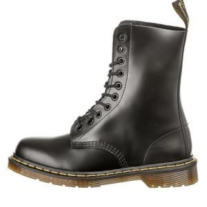 Dr. Martens Nilkkurit