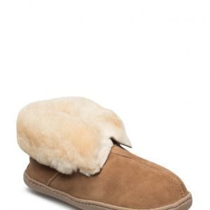 Minnetonka Sheepskin Ankle Boot