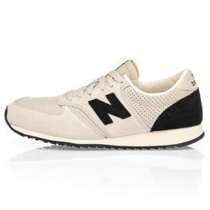 New Balance sneakerit