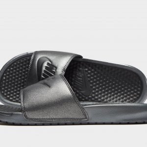 Nike Benassi Musta