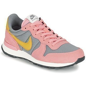 Nike INTERNATIONALIST W matalavartiset tennarit