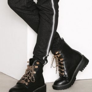 Nly Shoes Chain Lace Boot Bootsit Musta