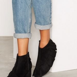 Nly Shoes Ruffle Boot Nilkkurit Musta