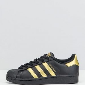 adidas Originals sneakerit